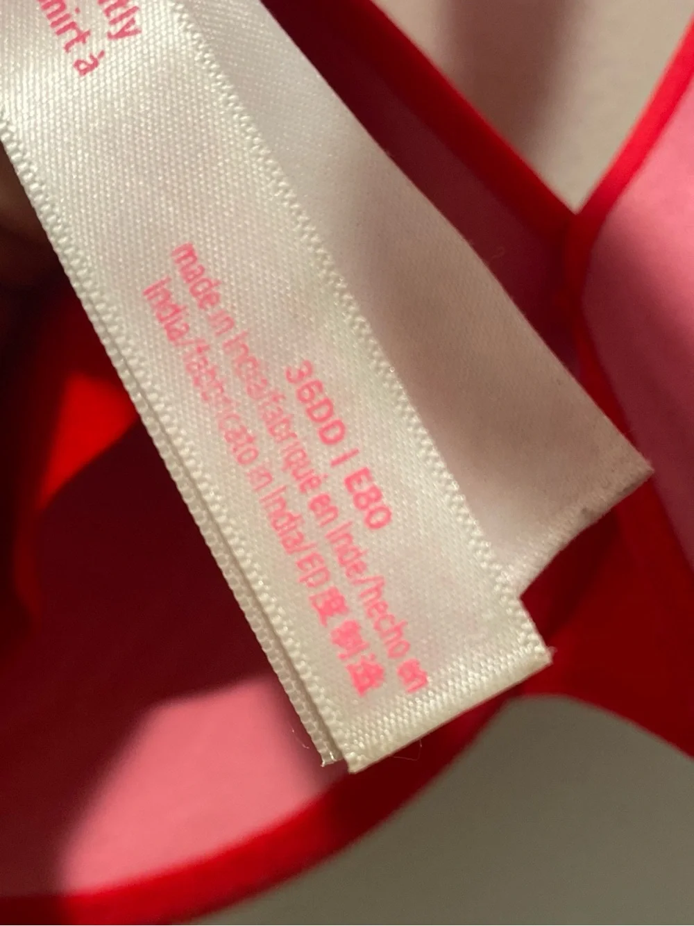 Victoria Secret Pink Wear Everywhere T-Shirt Bra Red Pink Women’s Size 36DD EUC